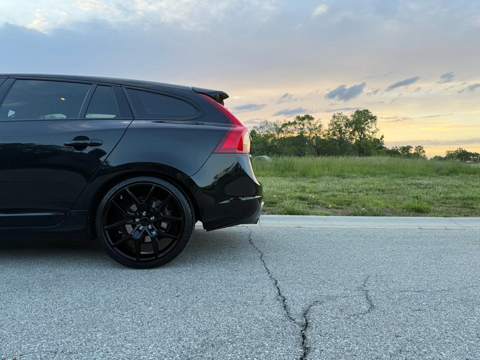 2015 Volvo V60 1st Gen - Image 22 of 31