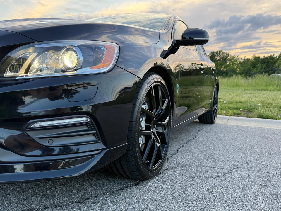 2015 Volvo V60 1st Gen - Image 17 of 31