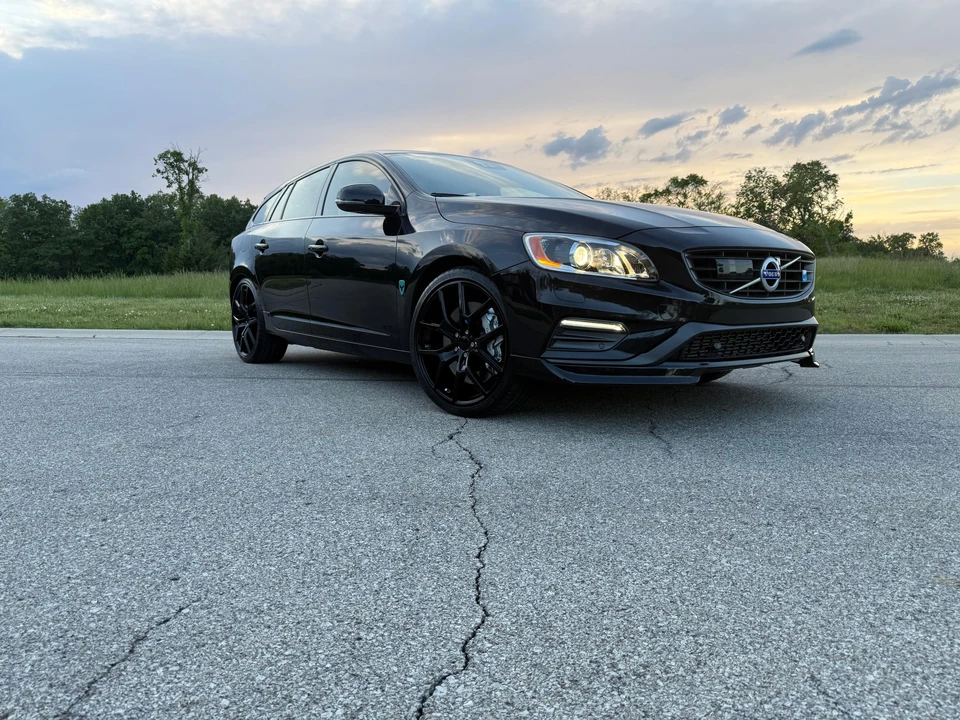 2015 Volvo V60 1st Gen - Image 12 of 31
