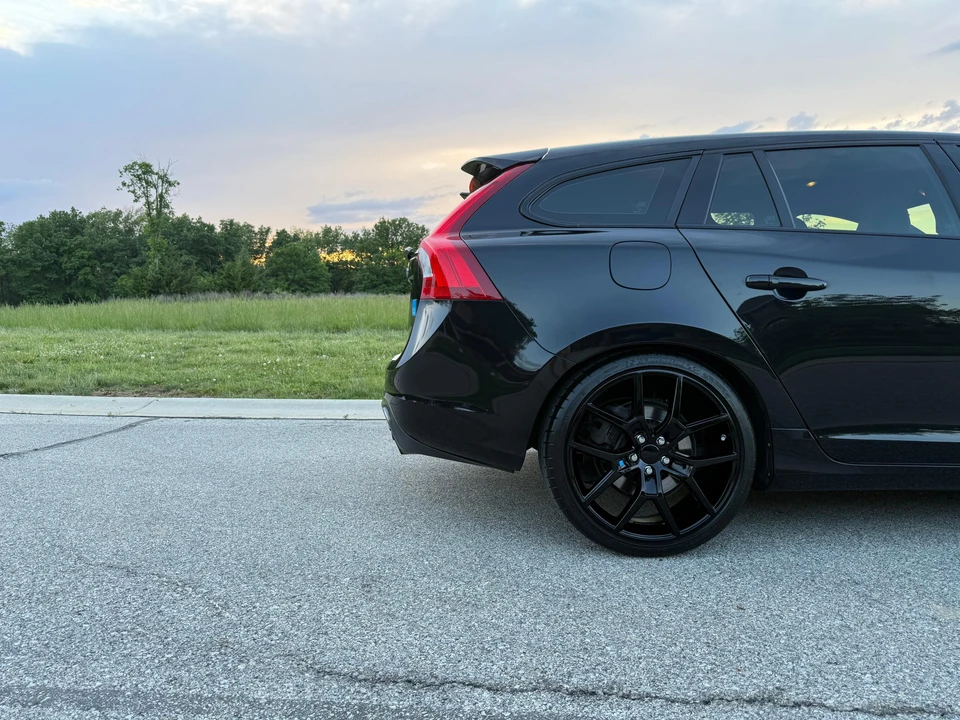 2015 Volvo V60 1st Gen - Image 25 of 31