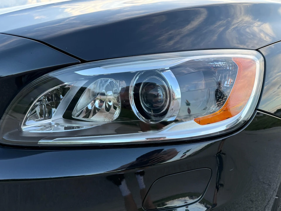 2015 Volvo V60 1st Gen - Image 16 of 31