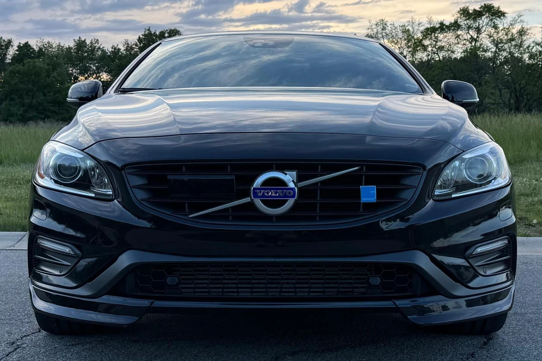 2015 Volvo V60 1st Gen - Image 2 of 31