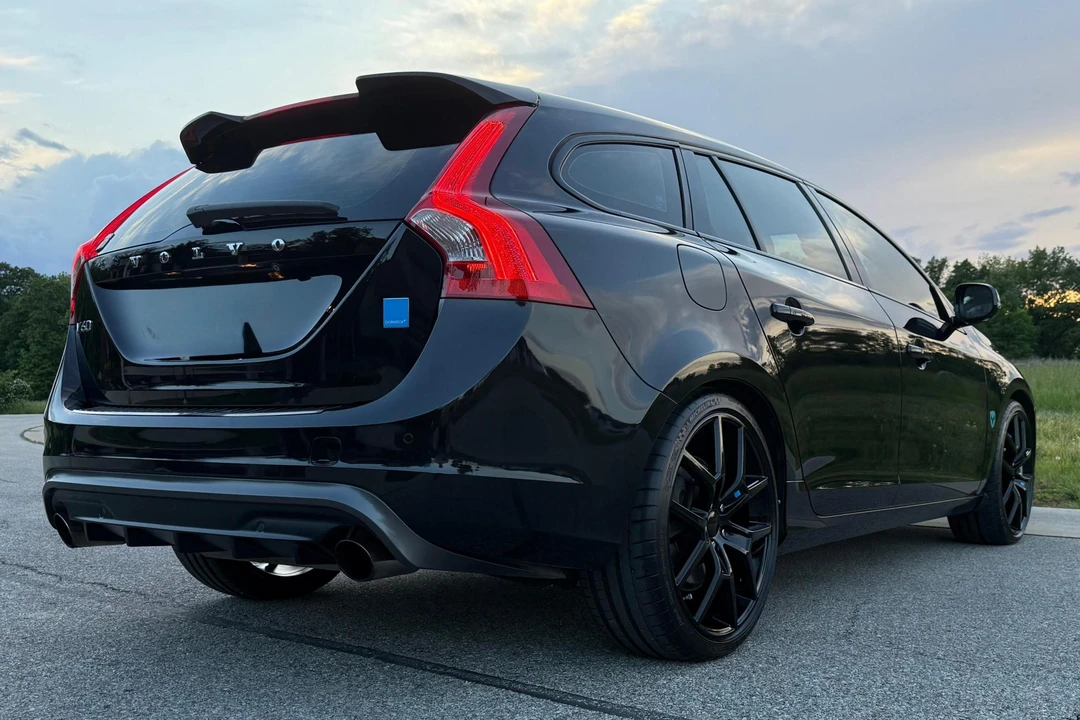 2015 Volvo V60 1st Gen - Image 4 of 31