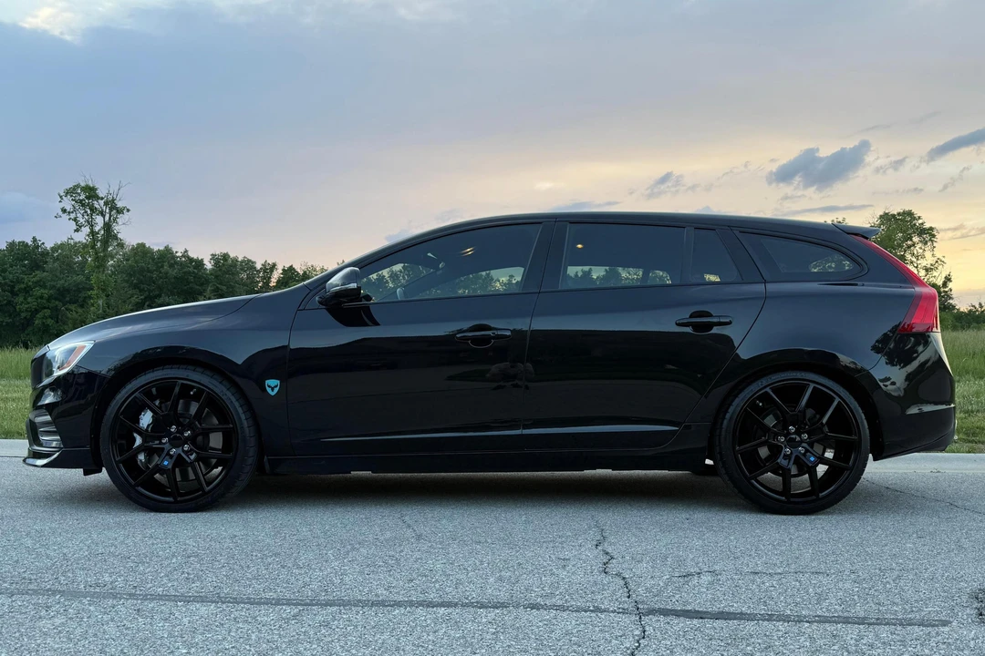 2015 Volvo V60 1st Gen - Image 3 of 31