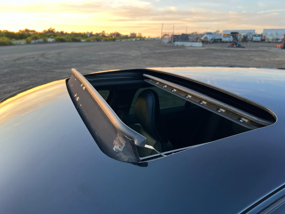 2015 Volvo V60 1st Gen - Image 24 of 31