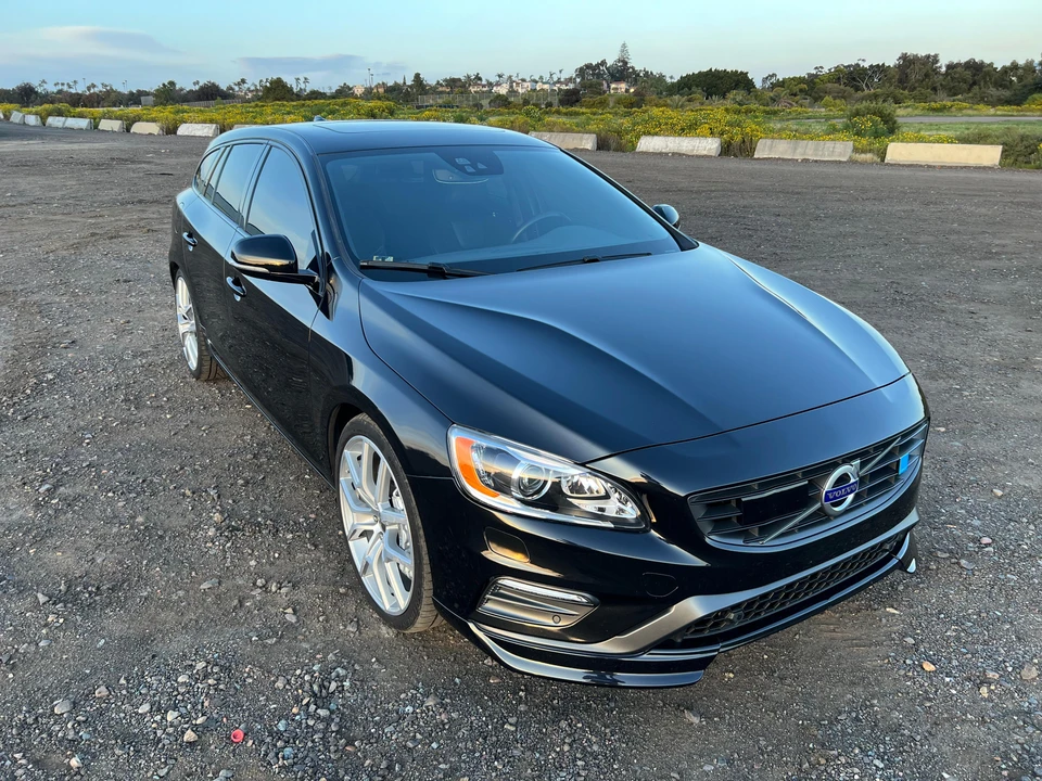 2015 Volvo V60 1st Gen - Image 18 of 31