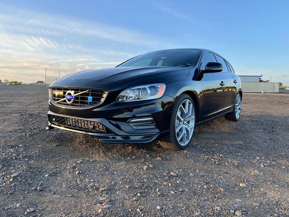 2015 Volvo V60 1st Gen - Image 10 of 31