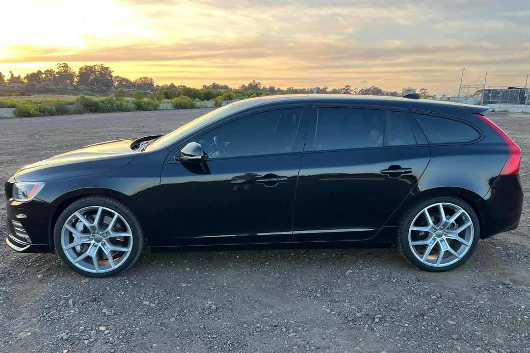 2015 Volvo V60 1st Gen - Image 3 of 31