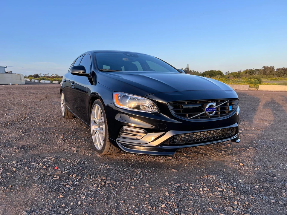 2015 Volvo V60 1st Gen - Image 19 of 31