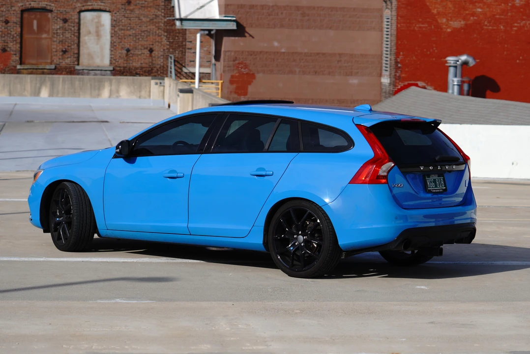 2015 Volvo V60 1st Gen - Image 18 of 31