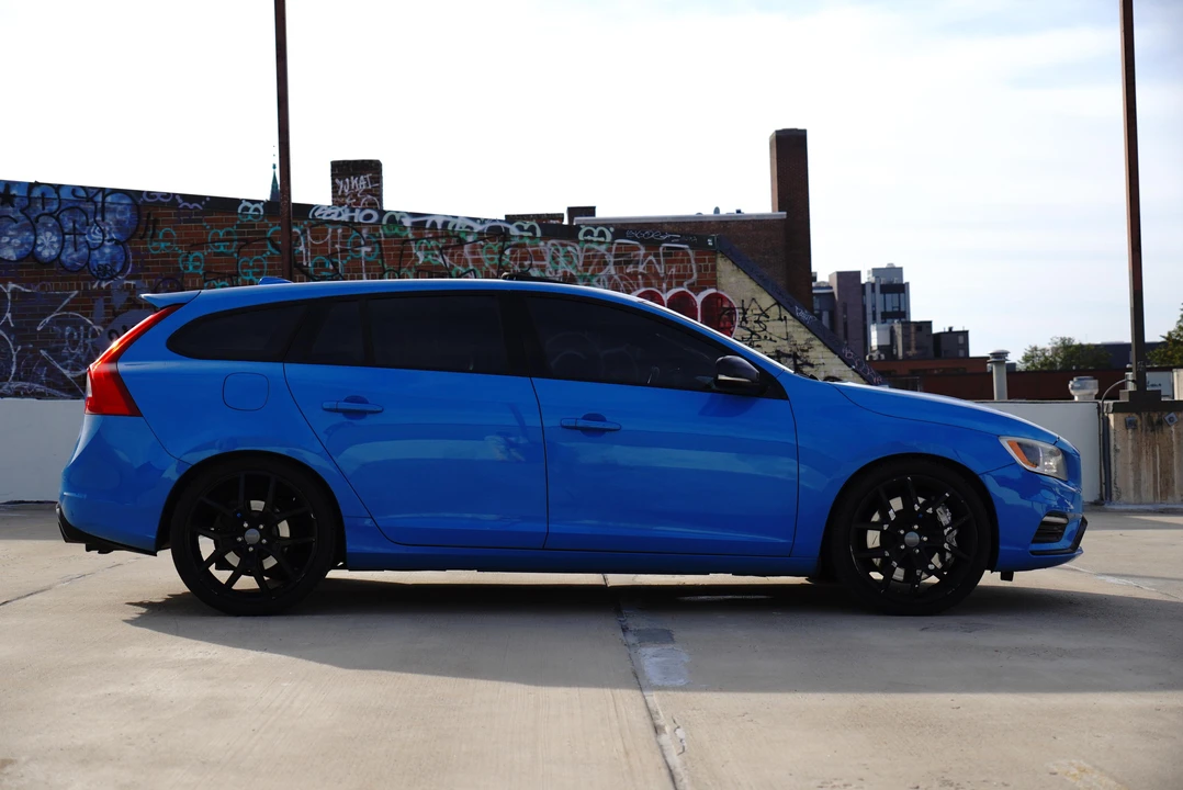 2015 Volvo V60 1st Gen - Image 24 of 31