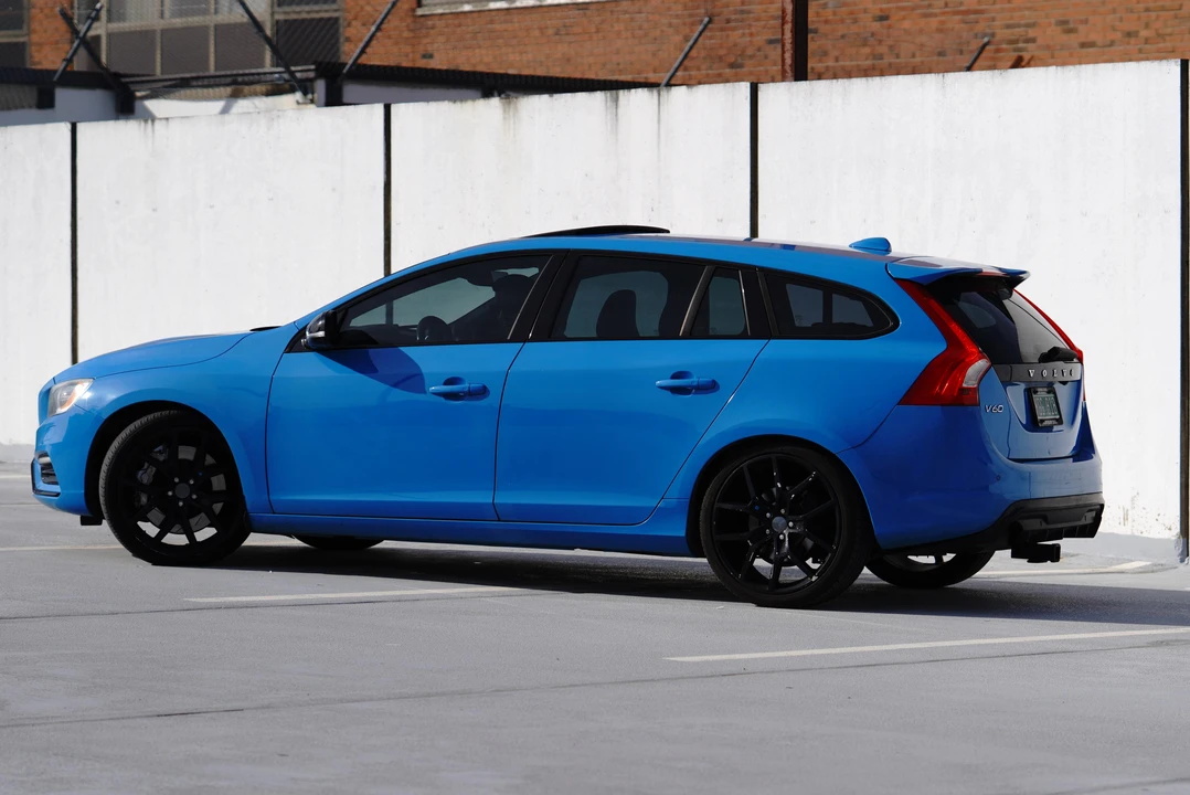 2015 Volvo V60 1st Gen - Image 16 of 31