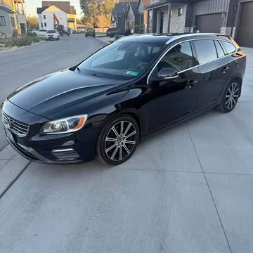 2015 Volvo V60 T6 R-Design