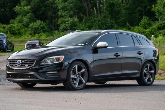 2015 Volvo V60 T6 R-Design Platinum