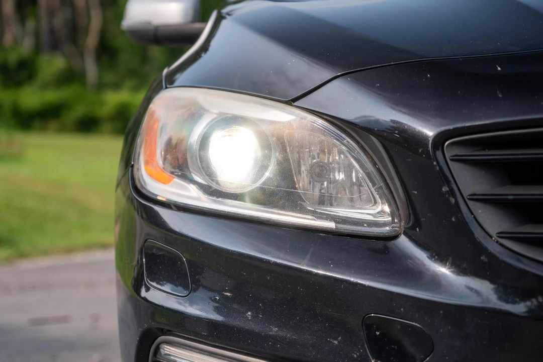 2015 Volvo V60 1st Gen - Image 10 of 31