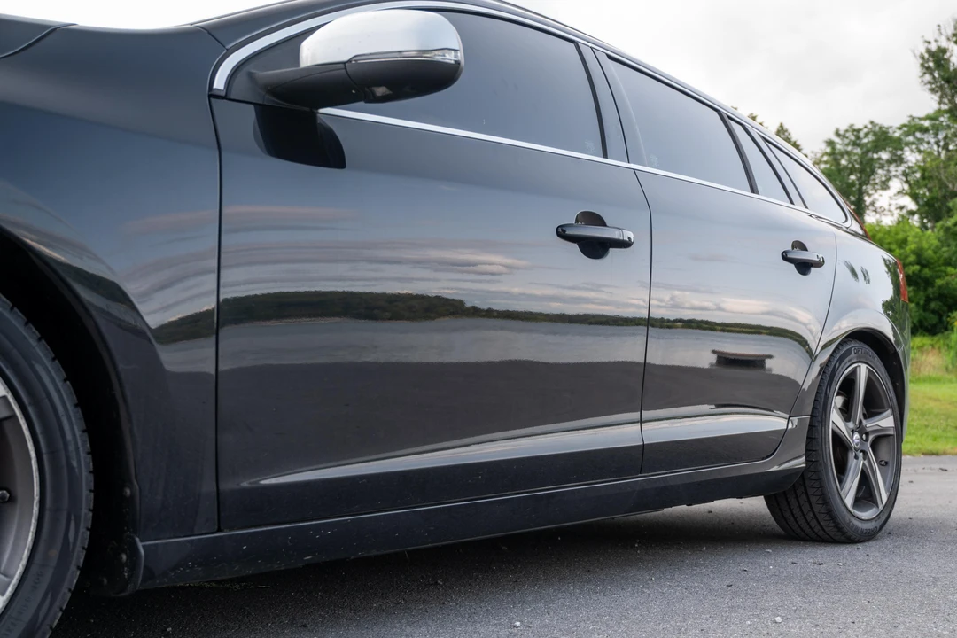 2015 Volvo V60 1st Gen - Image 15 of 31