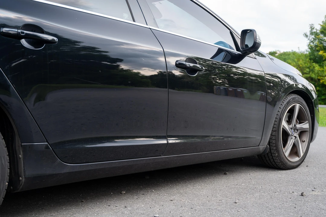 2015 Volvo V60 1st Gen - Image 17 of 31