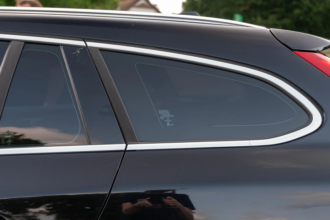 2015 Volvo V60 1st Gen - Image 23 of 31