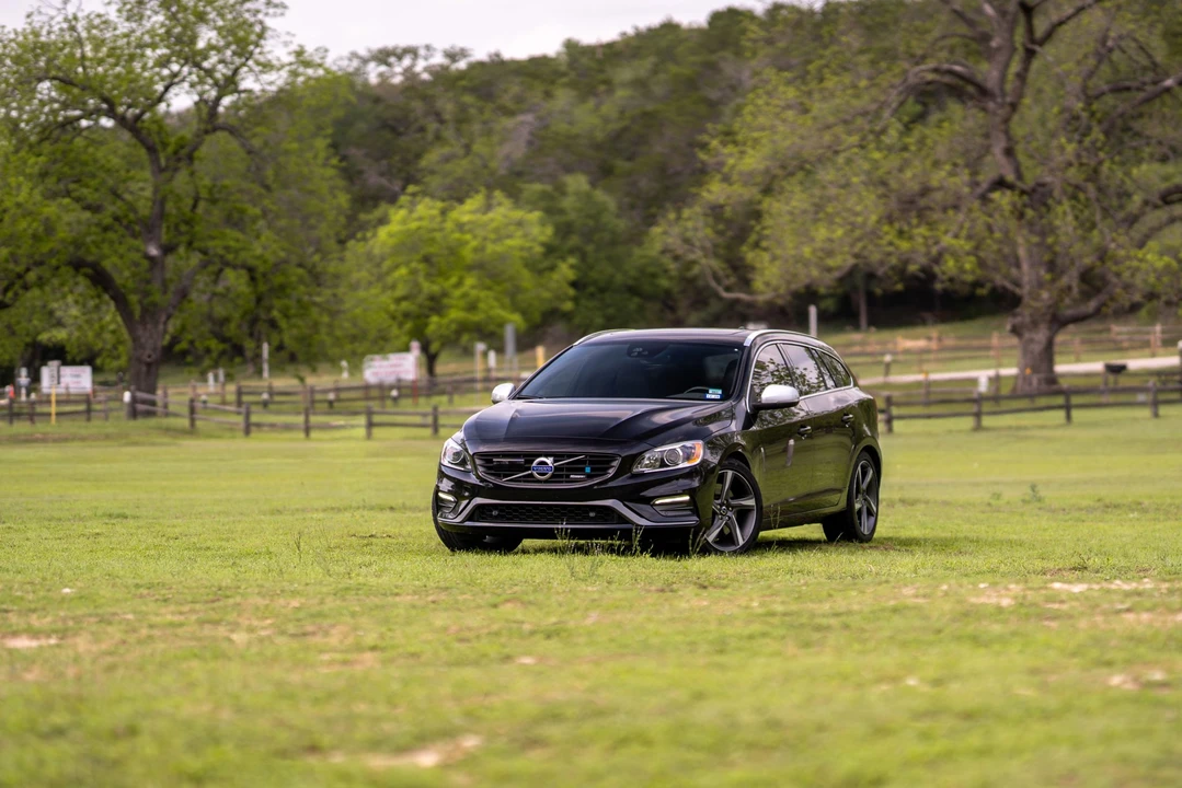 2015 Volvo V60 1st Gen - Image 15 of 31