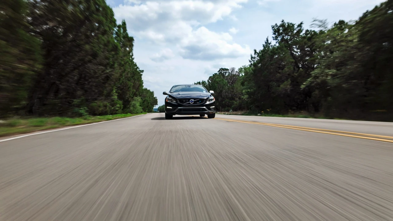 2015 Volvo V60 1st Gen - Image 18 of 31