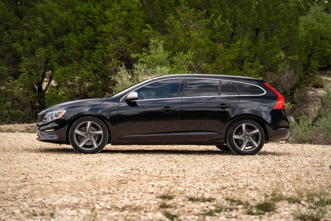 2015 Volvo V60 1st Gen - Image 4 of 31