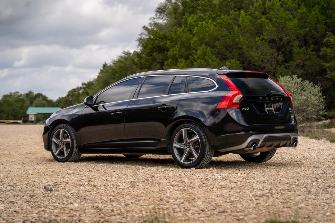 2015 Volvo V60 1st Gen - Image 7 of 31