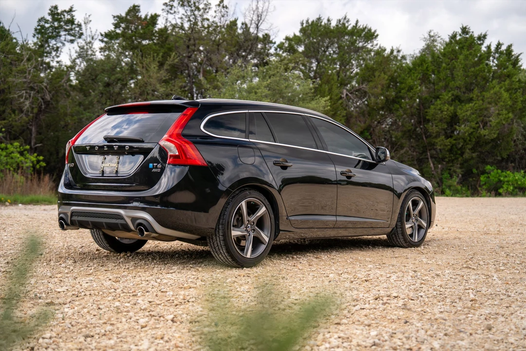 2015 Volvo V60 1st Gen - Image 10 of 31