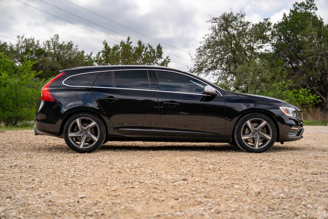2015 Volvo V60 1st Gen - Image 11 of 31