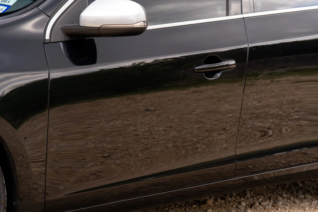 2015 Volvo V60 1st Gen - Image 24 of 31