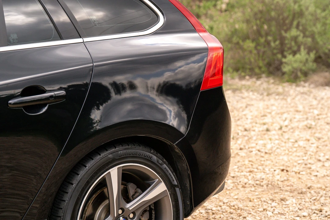 2015 Volvo V60 1st Gen - Image 26 of 31