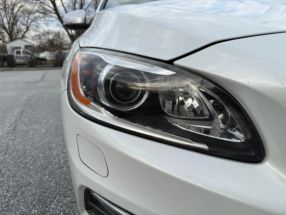 2015 Volvo V60 1st Gen - Image 11 of 31