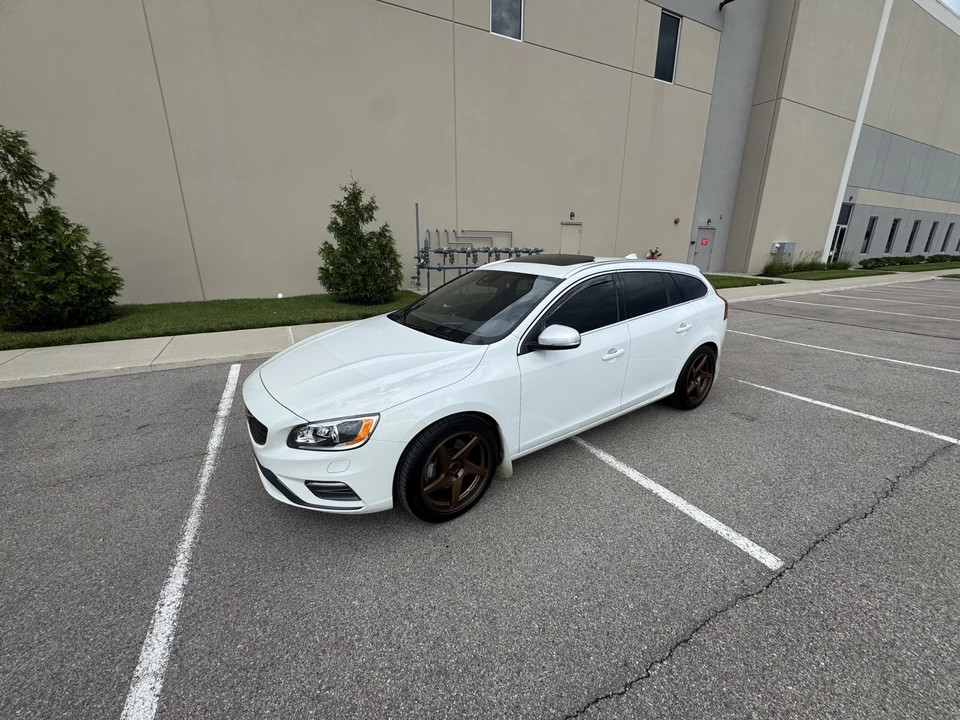 2015 Volvo V60 1st Gen - Image 3 of 31