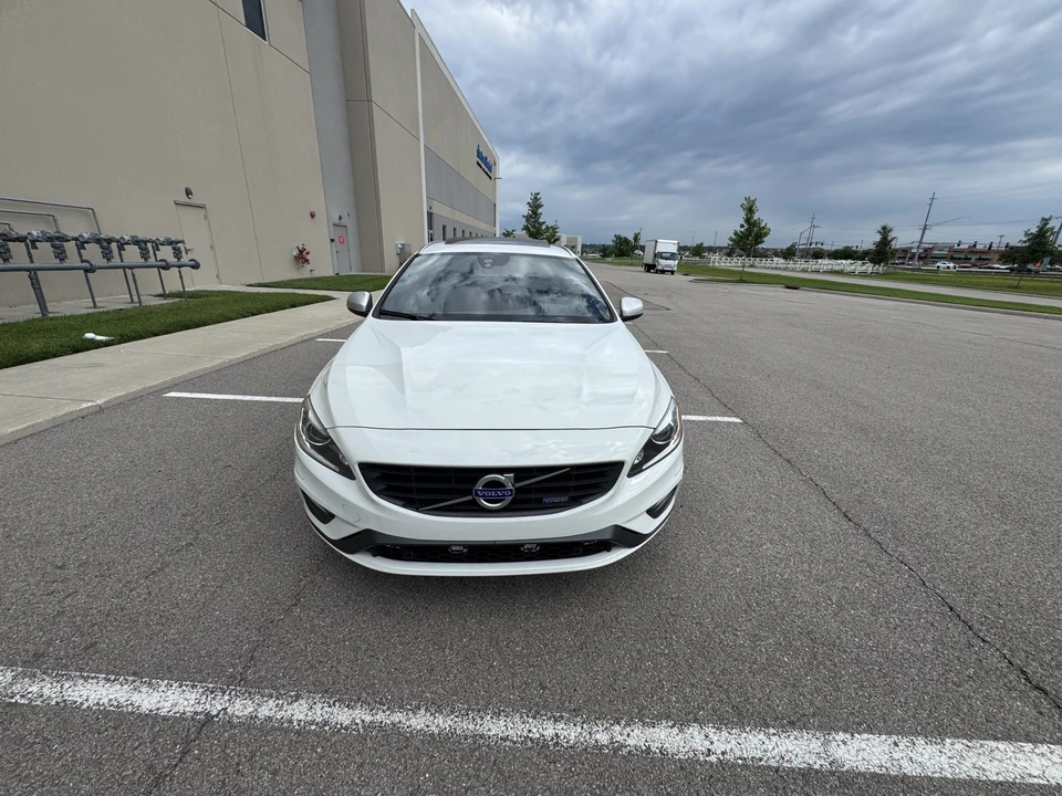 2015 Volvo V60 1st Gen - Image 5 of 31