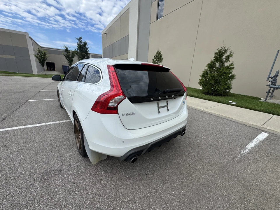 2015 Volvo V60 1st Gen - Image 15 of 31