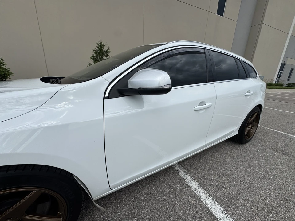 2015 Volvo V60 1st Gen - Image 21 of 31