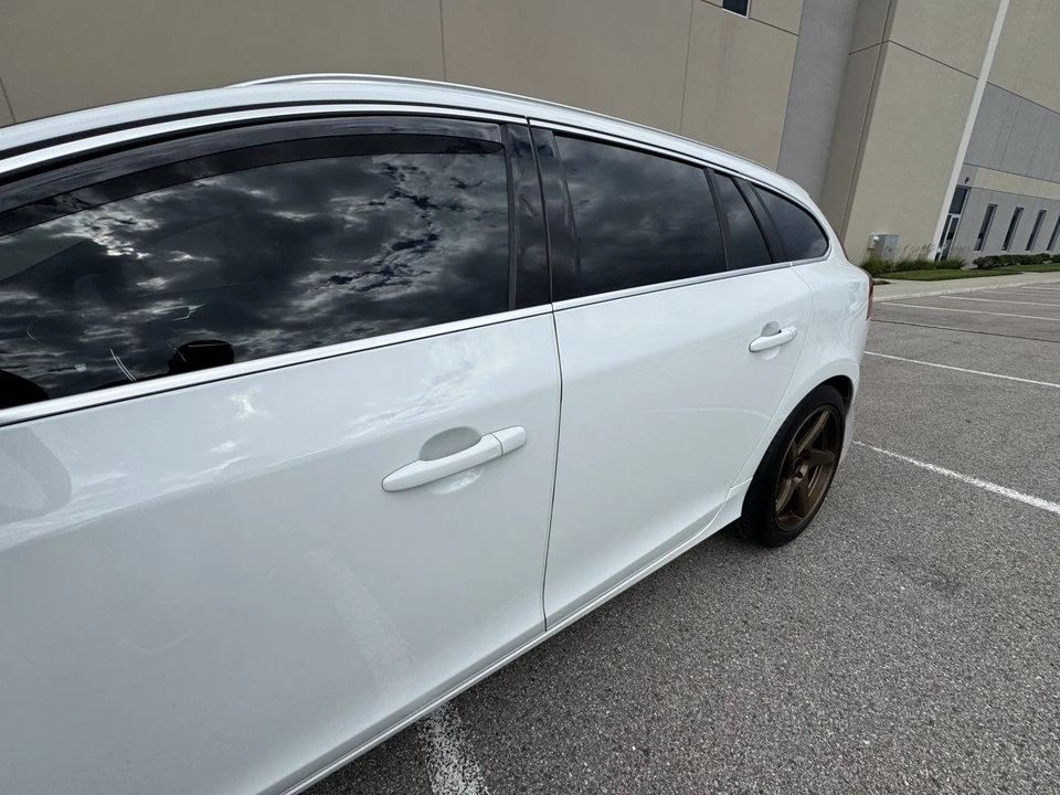 2015 Volvo V60 1st Gen - Image 27 of 31