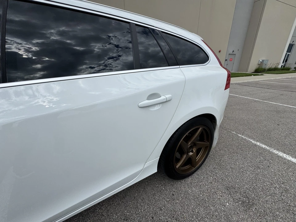 2015 Volvo V60 1st Gen - Image 29 of 31