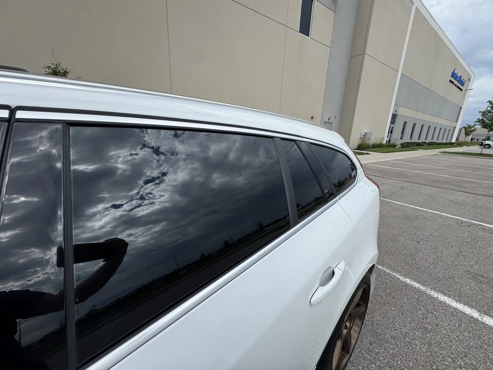 2015 Volvo V60 1st Gen - Image 26 of 31