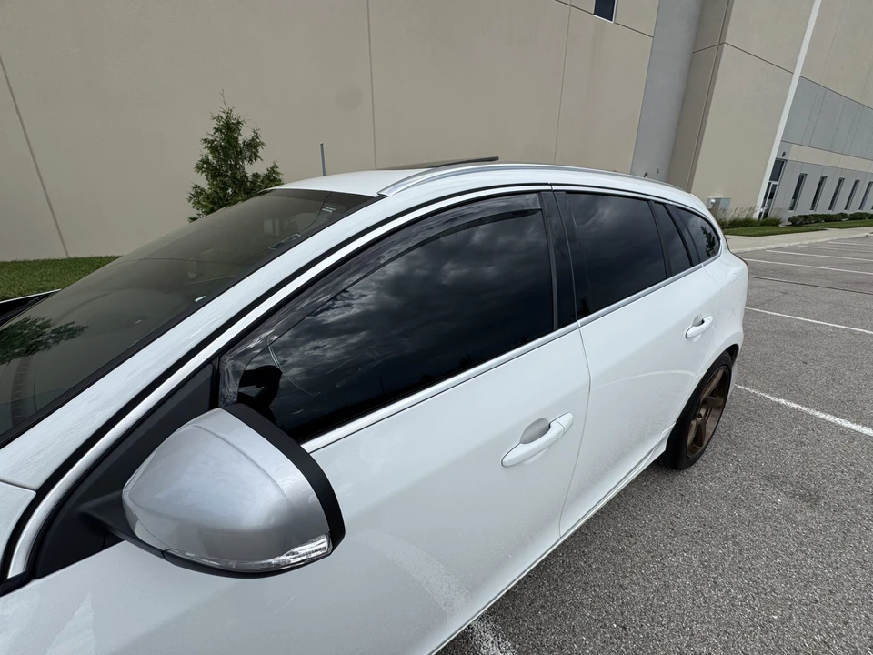 2015 Volvo V60 1st Gen - Image 22 of 31