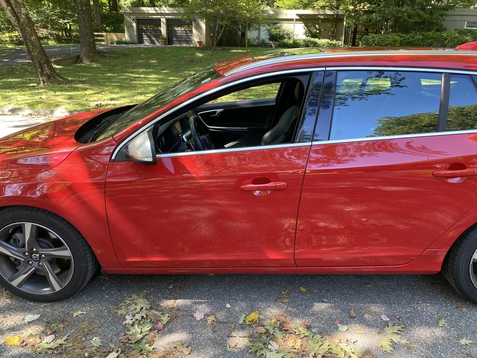 2015 Volvo V60 1st Gen - Image 17 of 31