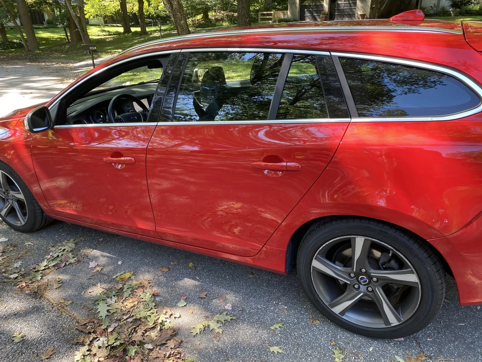 2015 Volvo V60 1st Gen - Image 19 of 31