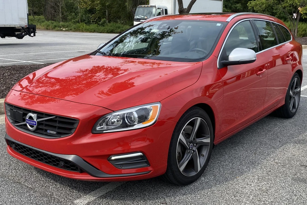 2015 Volvo V60 1st Gen - Image 2 of 31