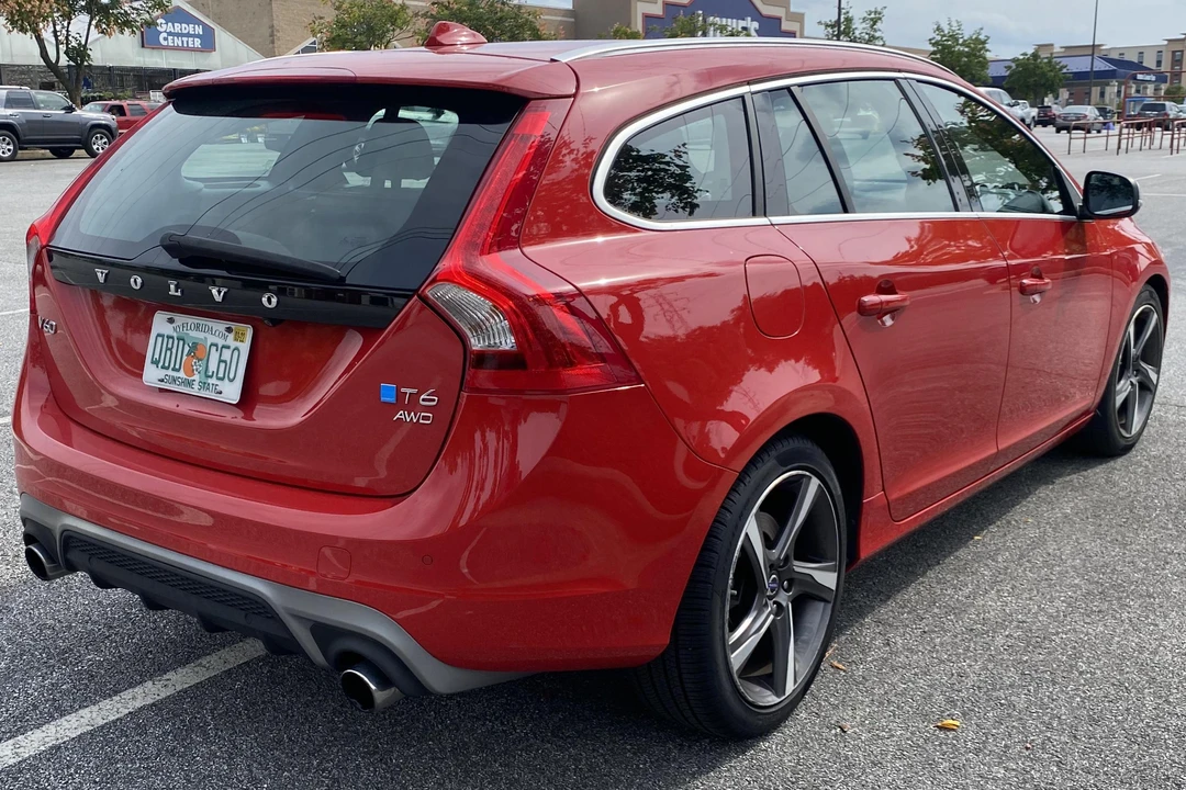 2015 Volvo V60 1st Gen - Image 4 of 31