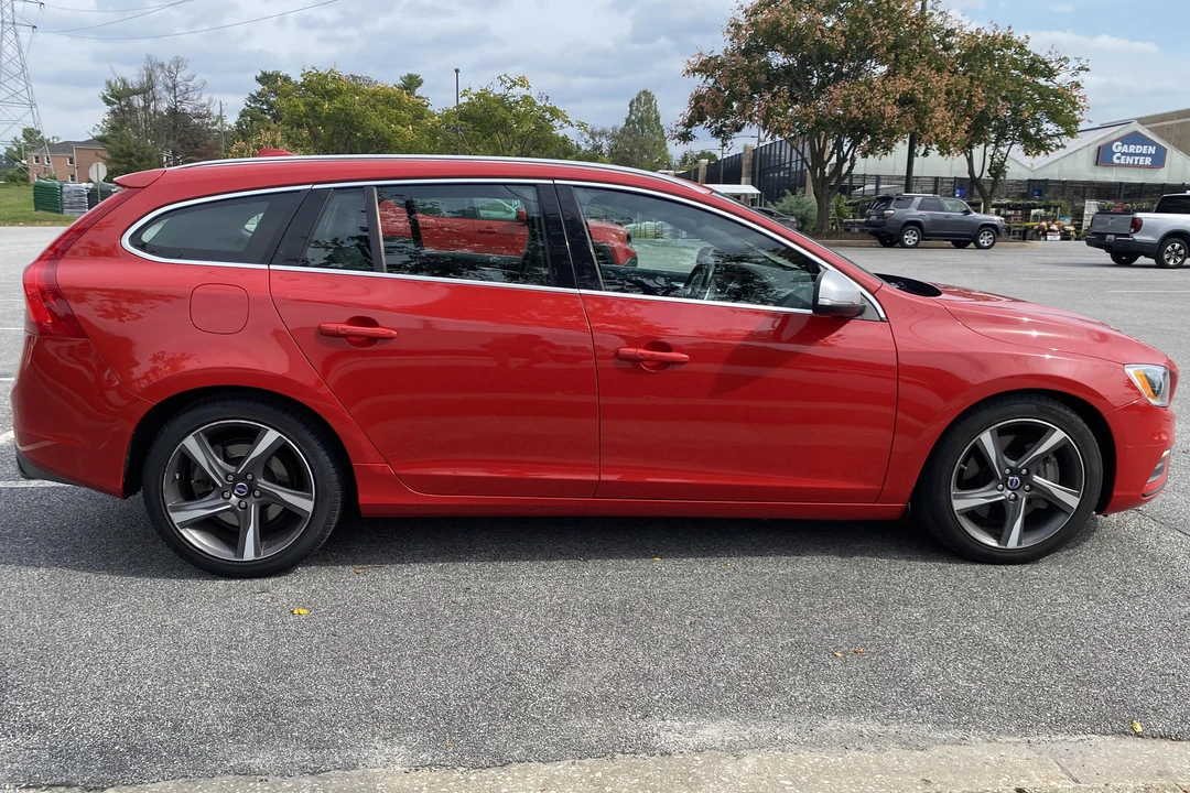 2015 Volvo V60 1st Gen - Image 11 of 31