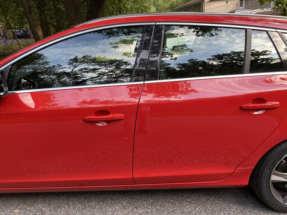 2015 Volvo V60 1st Gen - Image 18 of 31
