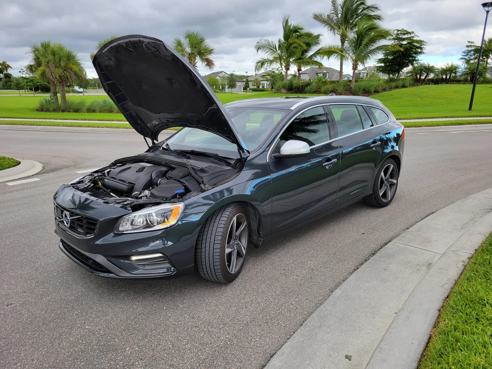 2015 Volvo V60 1st Gen - Image 11 of 31