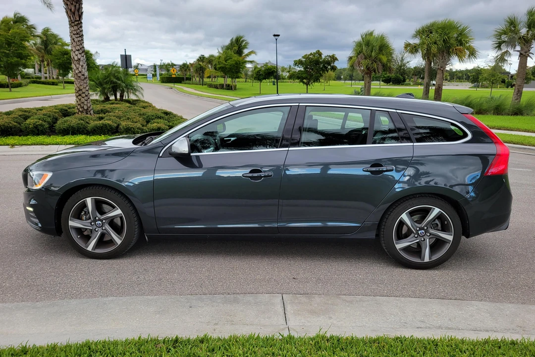 2015 Volvo V60 1st Gen - Image 3 of 31