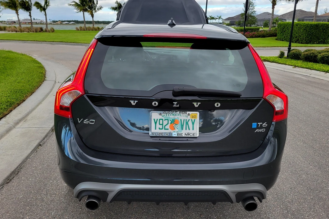 2015 Volvo V60 1st Gen - Image 17 of 31
