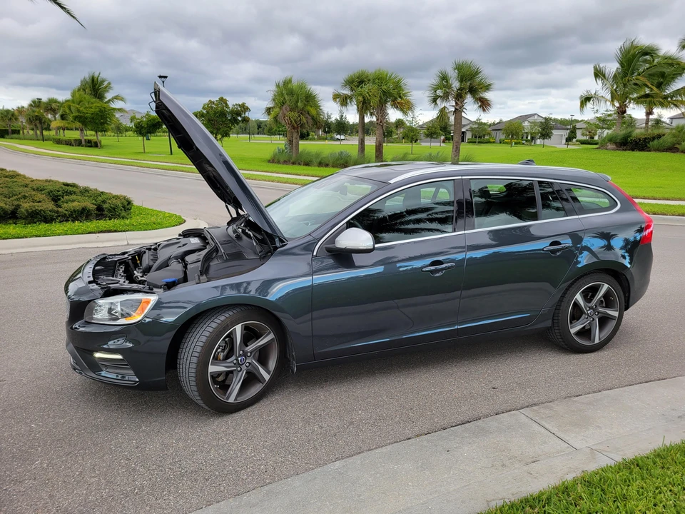 2015 Volvo V60 1st Gen - Image 12 of 31