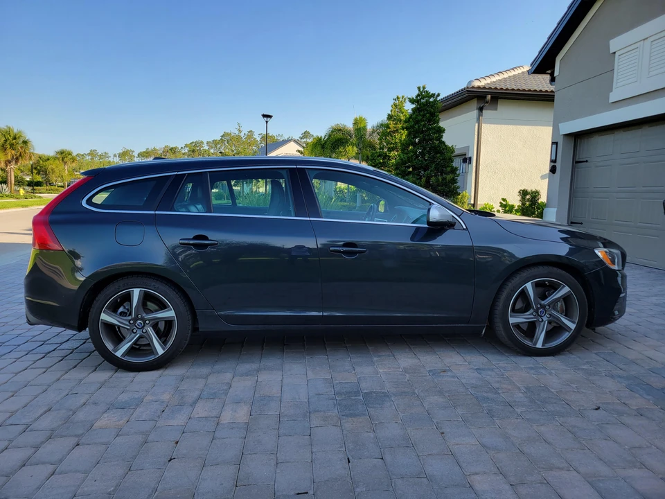 2015 Volvo V60 1st Gen - Image 21 of 31